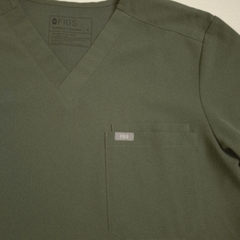 Figs Men's Moss Leon Scrub Top - Picture 3 of 6